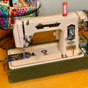 meet my 1950's pink atlas sewing machine – Tiger Lily Designs